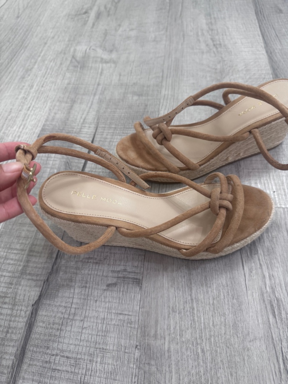 Pelle Moda Tan Suede Knot Espadrille Wedge Sandals size 6.
